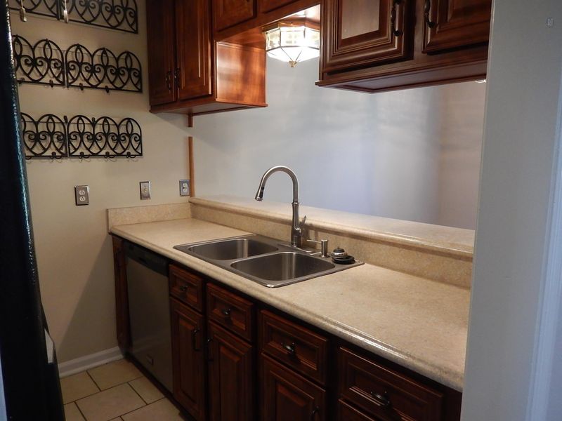 144 Lake Chateau Dr #144, Hermitage, TN 37076
