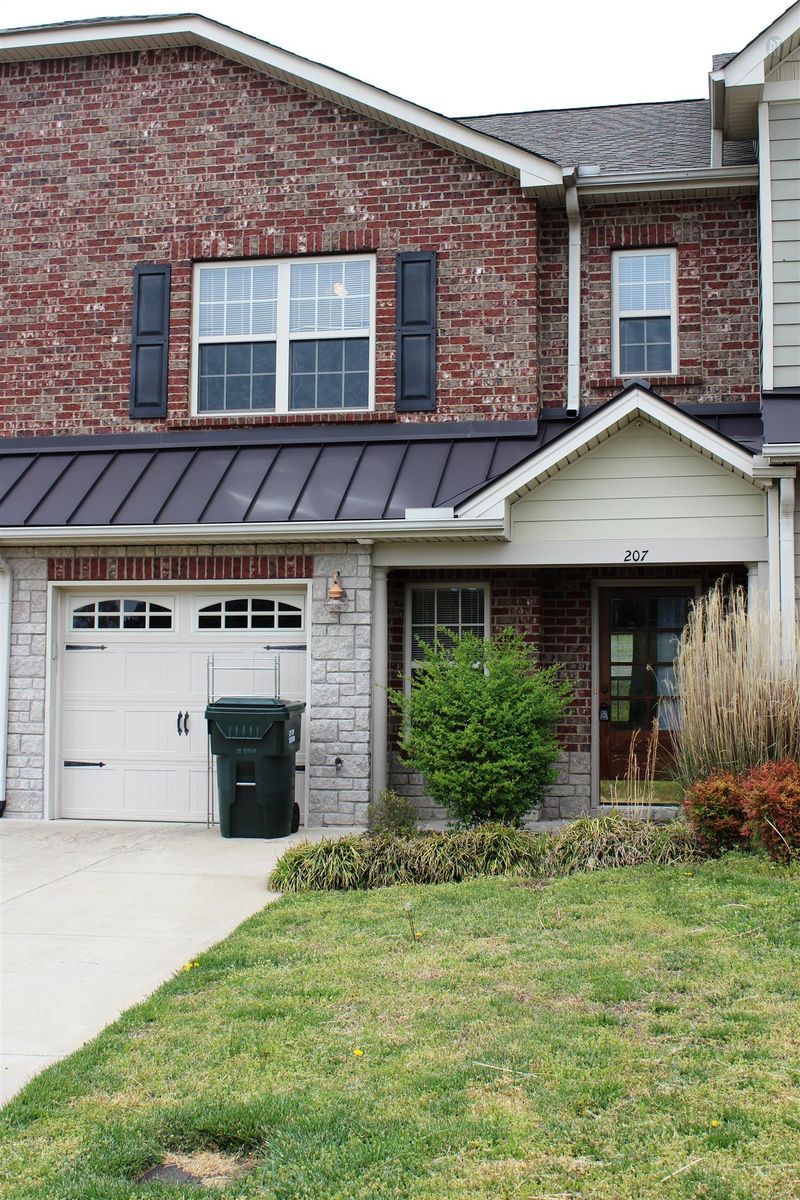 207 Birdie Ct, Dickson, TN 37055