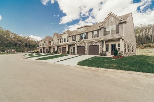 1041 Chatsworth Dr #62, Old Hickory, TN 37138