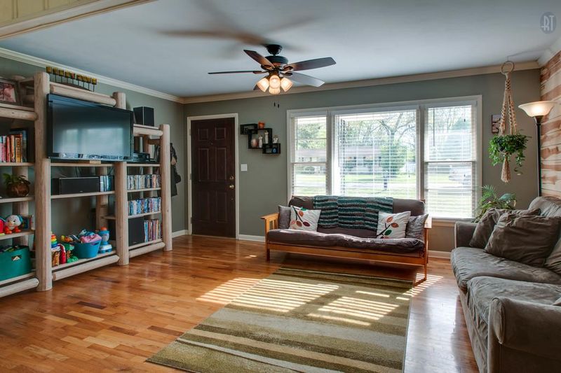 1803 Susan Dr, Murfreesboro, TN 37129