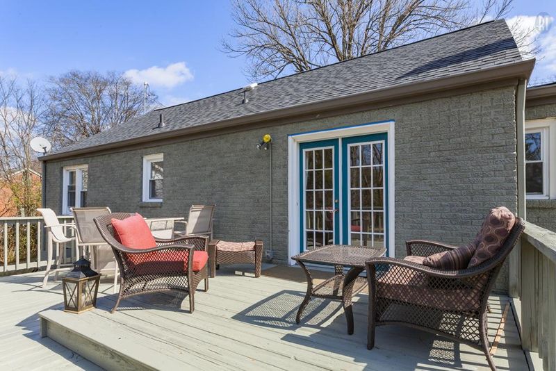 4905 Log Cabin Rd, Nashville, TN 37206
