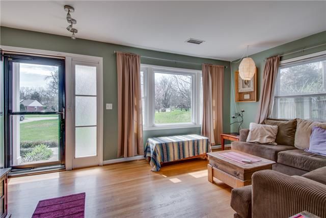 2204 Crestline Dr, Nashville, TN 37214