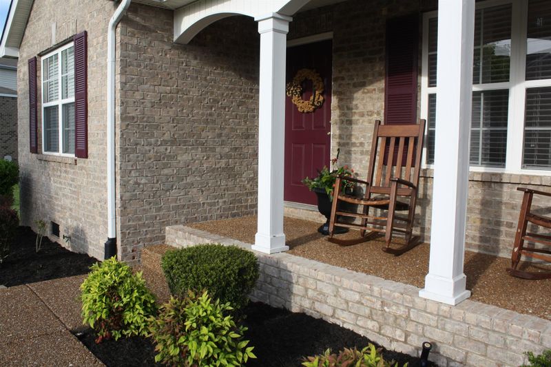 8006 Streamside Dr, Mount Juliet, TN 37122