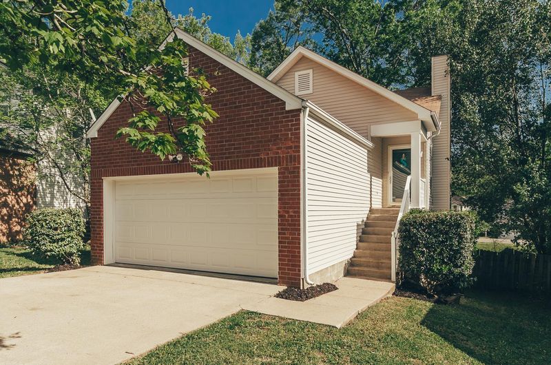 5714 Briarwick Ct, Hermitage, TN 37076