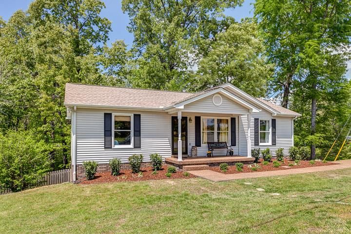 7102 Totty Rd, Fairview, TN 37062