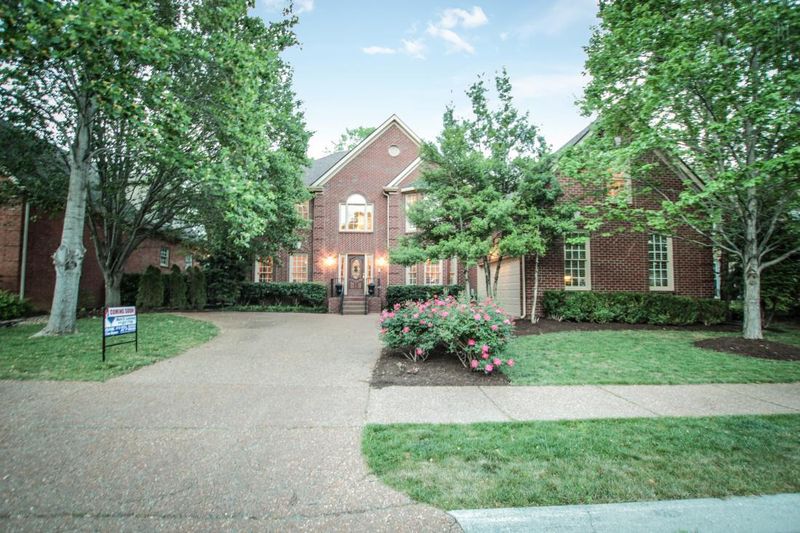 204 Warwick Park Ln, Franklin, TN 37069