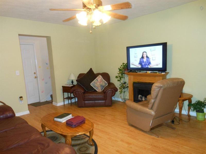 105 Circle Dr, White Bluff, TN 37187