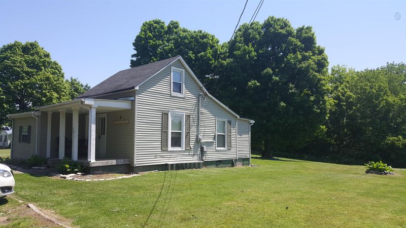 306 N Commerce St, Adams, TN 37010