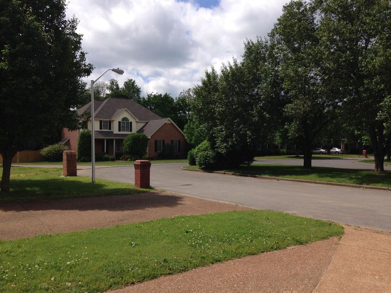 738 Middleton Ln, Murfreesboro, TN 37130