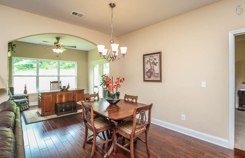 434 Stonegate Dr, Lebanon, TN 37090