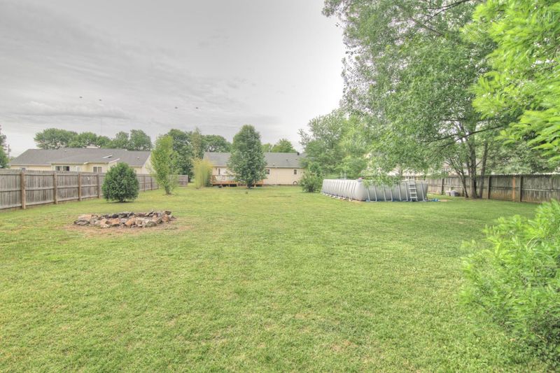 4142 Premier Dr, Murfreesboro, TN 37128