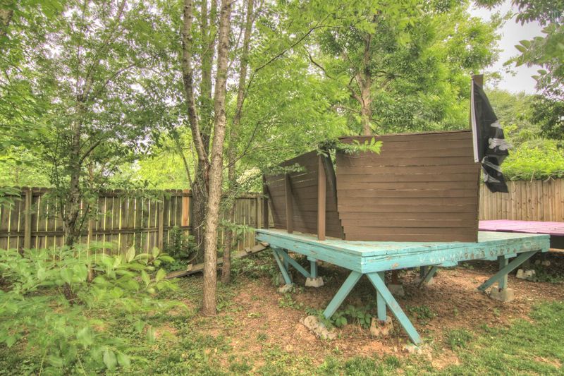 4142 Premier Dr, Murfreesboro, TN 37128