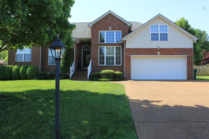 1829 Devon Dr, Spring Hill, TN 37174
