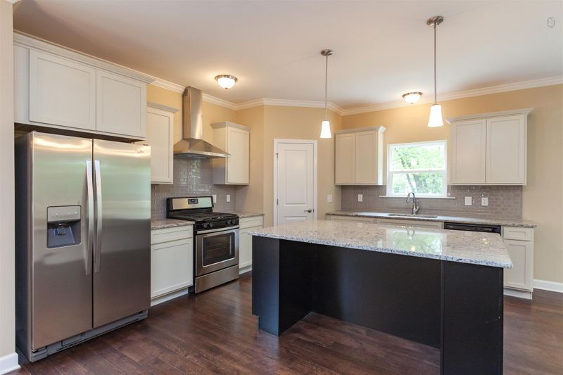 1813 Joy Cir, Nashville, TN 37207
