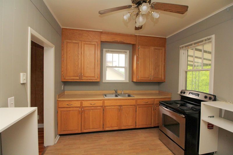 511 3rd Ave W, Springfield, TN 37172