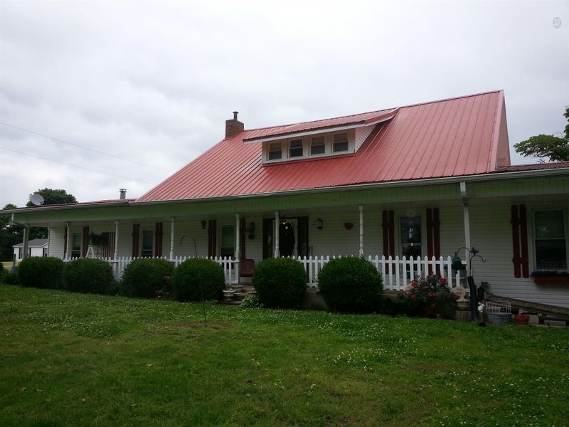 1470 Mount Vernon Rd, Bethpage, TN 37022