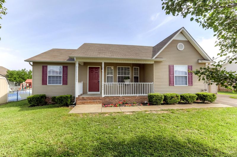 1640 Baucom Dr, Columbia, TN 38401