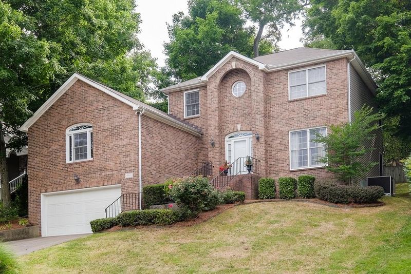 660 Magnolia Ln, Nashville, TN 37211