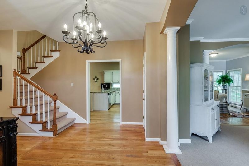660 Magnolia Ln, Nashville, TN 37211