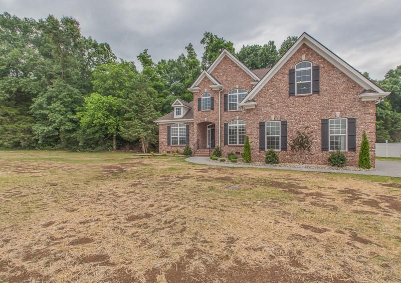3918 Triple Crown Dr, Murfreesboro, TN 37127