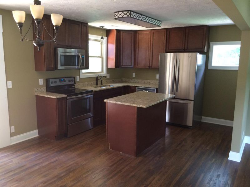 103 Highland Dr, Old Hickory, TN 37138