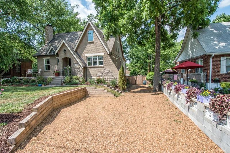 1009 Iverson Ave, Nashville, TN 37216