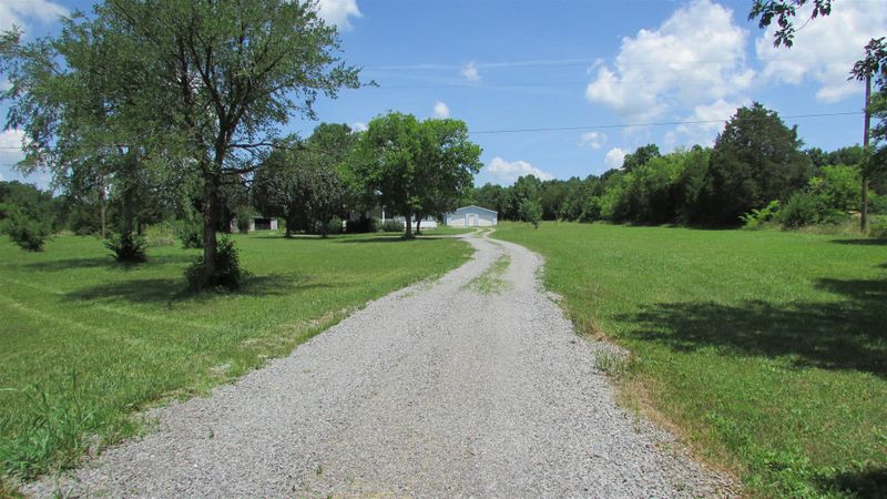 8705 Cobb Rd, Christiana, TN 37037