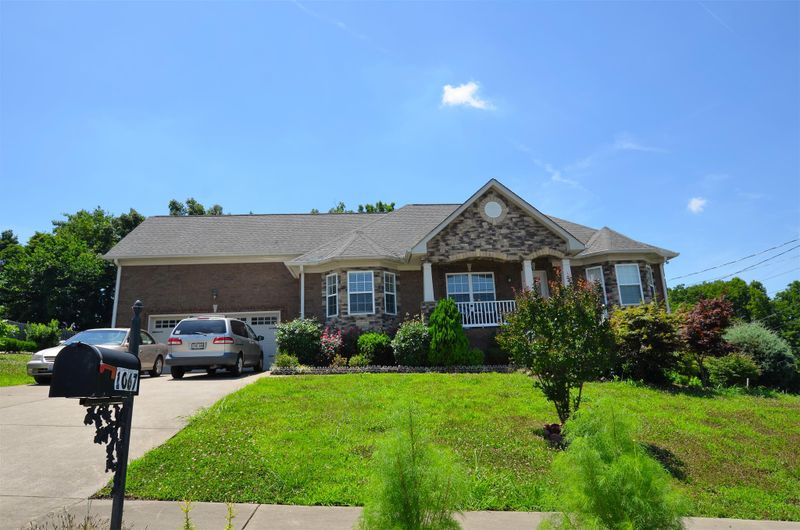 1067 Windtree Trce, Mount Juliet, TN 37122