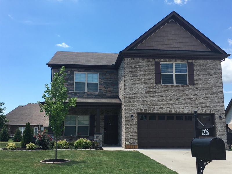 2228 Burnside Dr, Murfreesboro, TN 37128
