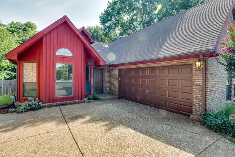 3312 E Lake Dr, Nashville, TN 37214