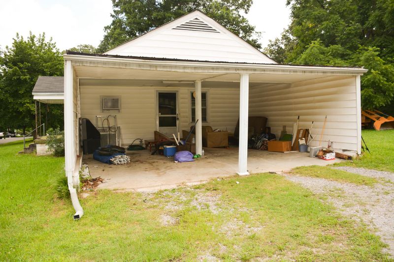 522 Hatley St, White Bluff, TN 37187