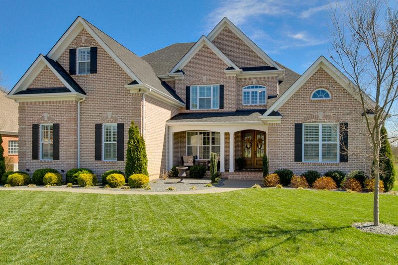1370 Round Hill Ln, Spring Hill, TN 37174