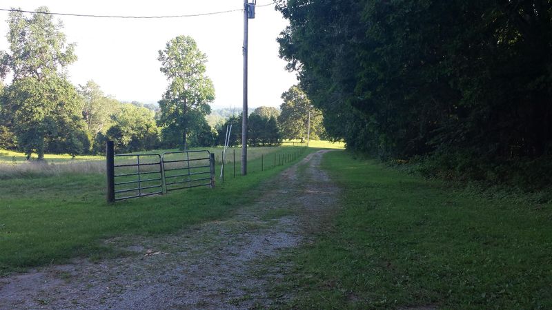 1237 Breeden Rd, Charlotte, TN 37036