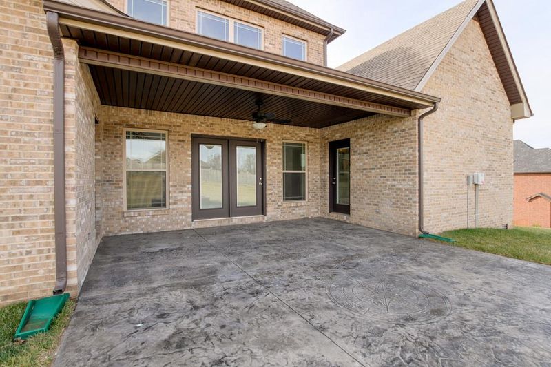 158 Plantation Dr, Pleasant View, TN 37146