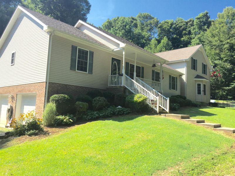 6762 New Chapel Rd, Springfield, TN 37172
