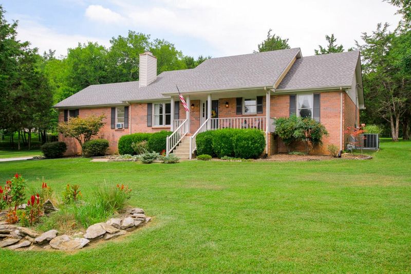 1320 Oak Valley Dr, Mount Juliet, TN 37122
