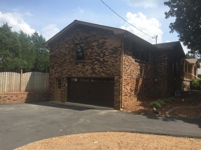217 Bluegrass Dr, Hendersonville, TN 37075