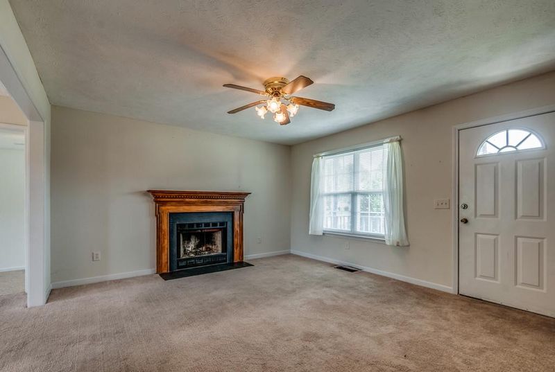 238 Heritage Cir E, La Vergne, TN 37086