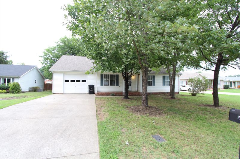2015 Carolyn Ct, Murfreesboro, TN 37130