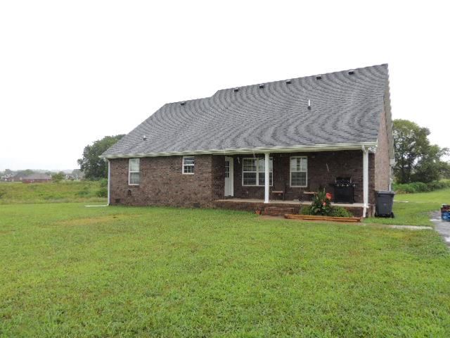 1026 Peak Dr, Castalian Springs, TN 37031