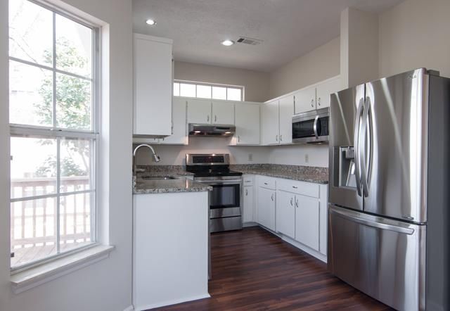 2557 Oak Forest Dr, Nashville, TN 37201
