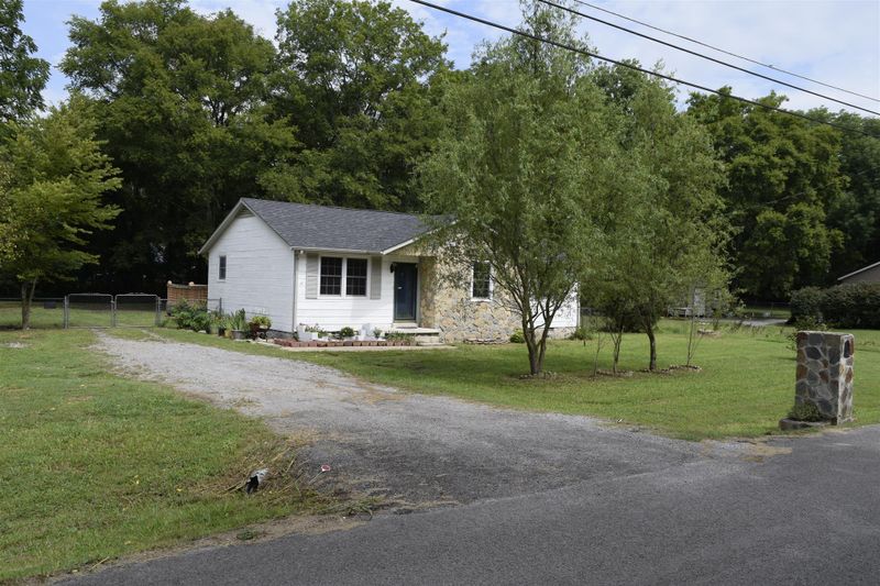 6703 Longview Dr, Murfreesboro, TN 37129