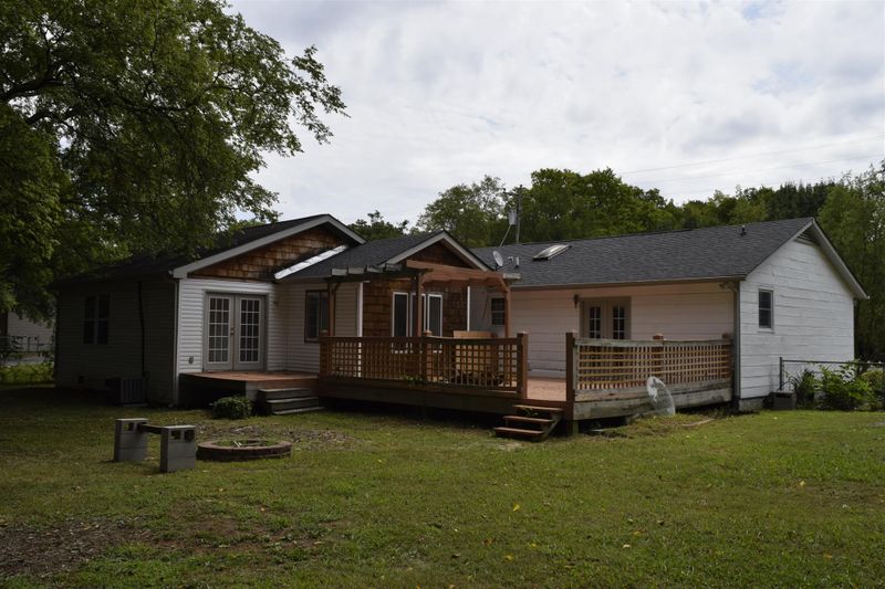 6703 Longview Dr, Murfreesboro, TN 37129