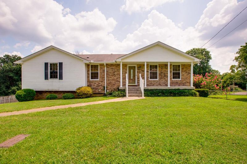 4852 Concord Dr, Hermitage, TN 37076