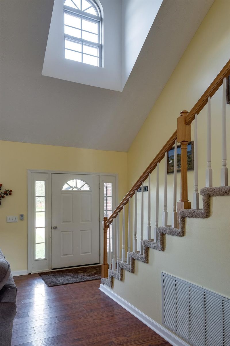 2818 Meadow Gln, Mount Juliet, TN 37122