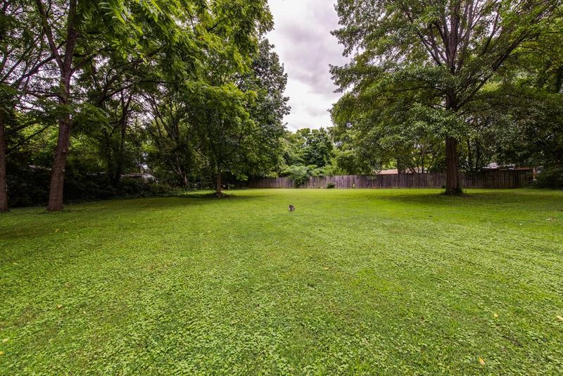 2126 Crystal Dr, Nashville, TN 37210