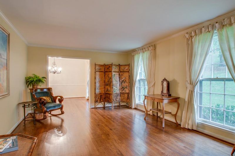 1505 Dresden Cir, Nashville, TN 37215