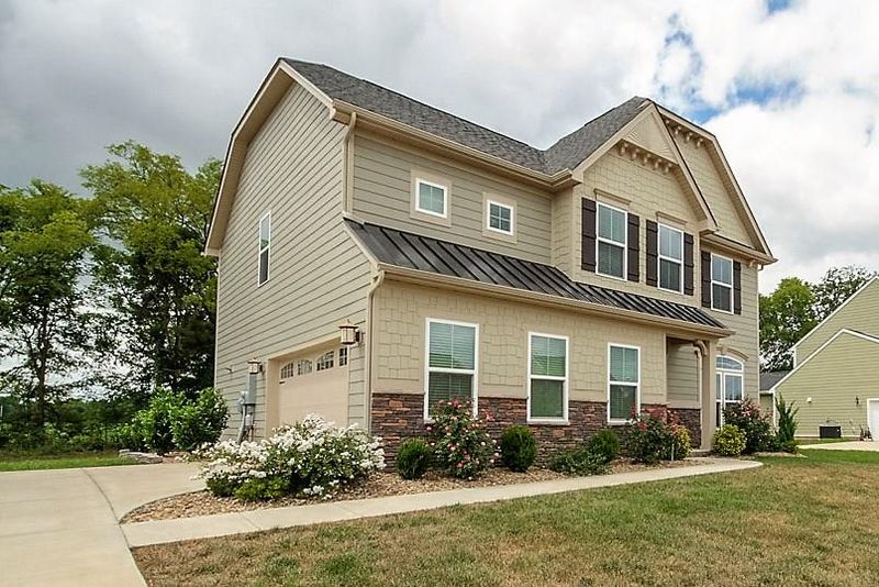 2514 Parkwood Dr, Murfreesboro, TN 37128