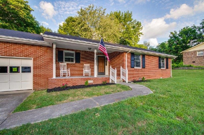 408 Rudolph St, Springfield, TN 37172
