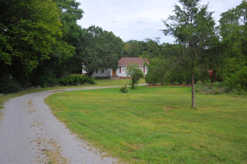 810 Twin Oak Dr, Murfreesboro, TN 37130